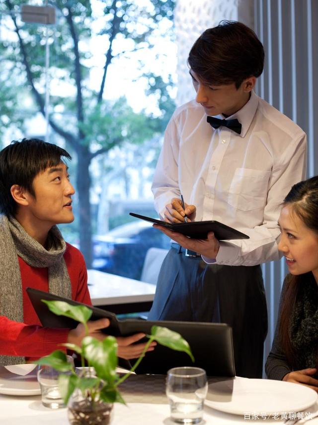 薪資僅三千，餐飲店為何不愁招工？